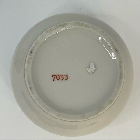 VINTAGE PORCELAIN TRINKET BOX GOLD TRIM
ROSE floral PATTERN decor accent piece - Picture 4 of 15